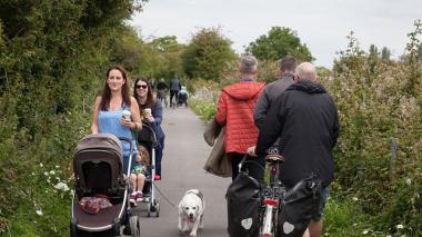 People using Pier to Pier Way cycle path